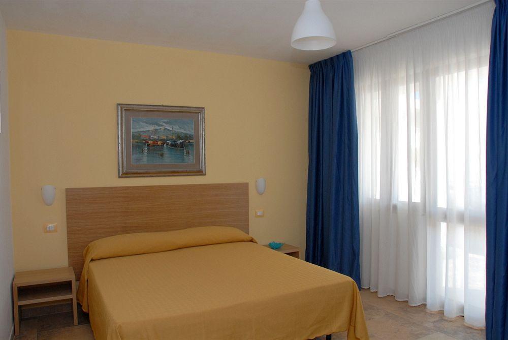 קרוביניו Torre Guaceto Resort מראה חיצוני תמונה