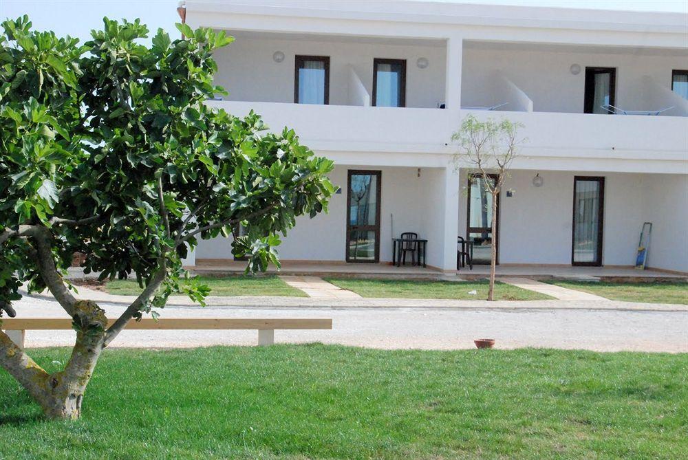 קרוביניו Torre Guaceto Resort מראה חיצוני תמונה
